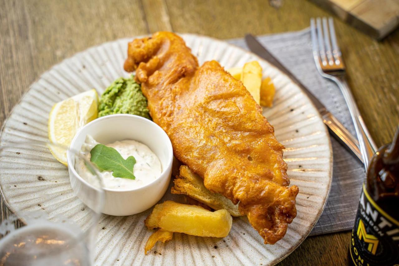 Rising Sun Pub, Restaurant And Rooms Lacock Luaran gambar
