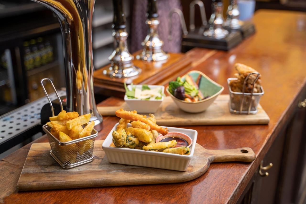 Rising Sun Pub, Restaurant And Rooms Lacock Luaran gambar